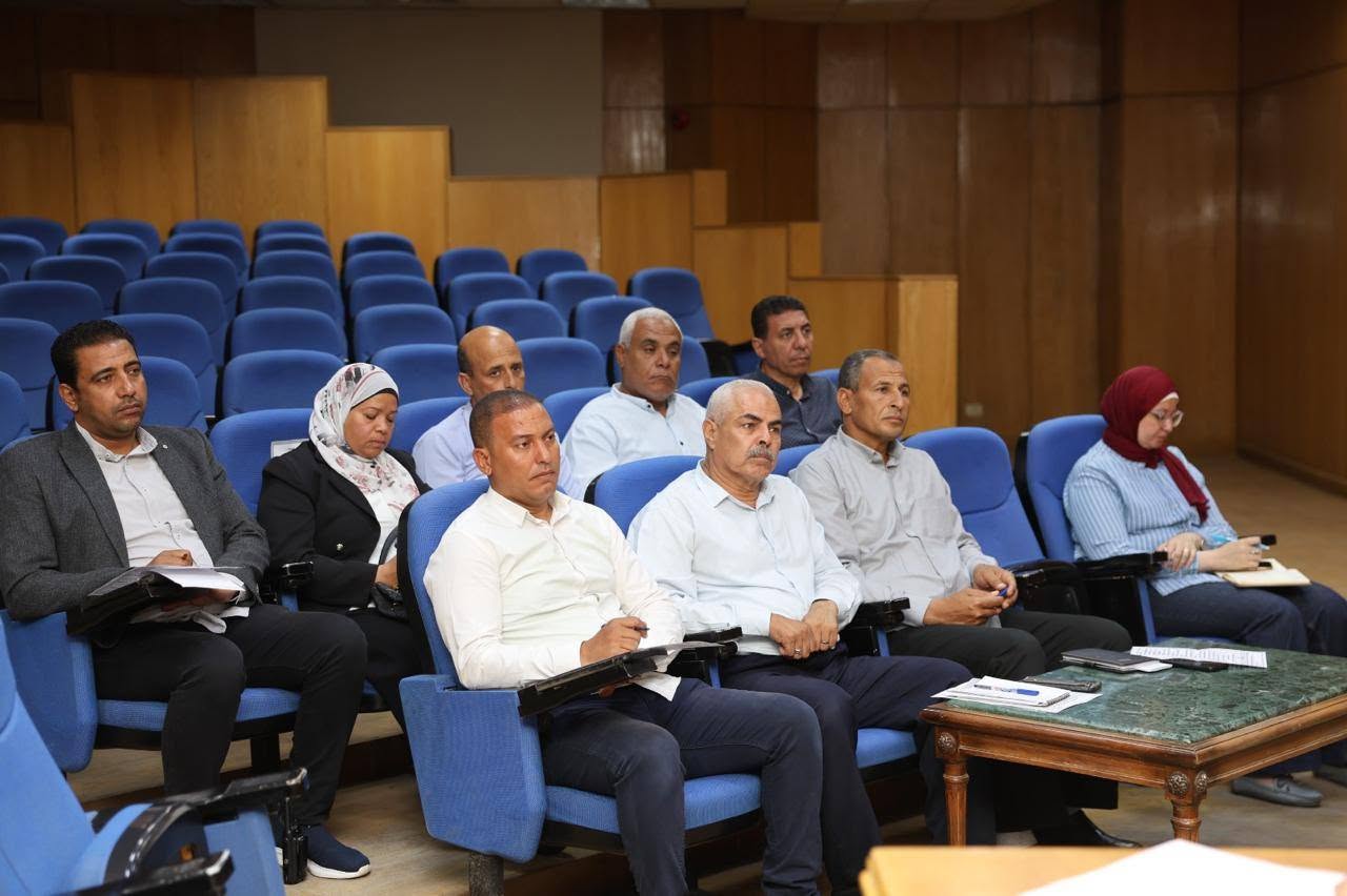 رساء الوحدات المحليه خلال  الاجتماع
